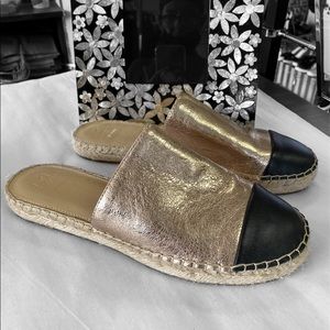 💋NWOT Marc Fisher, Emilie Leather Gold Mules